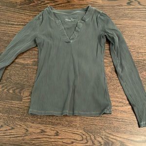 v neck ribbed shirt